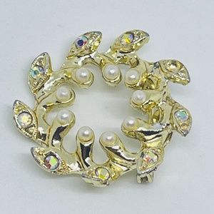 Lovely Seed Pearls & Aurora Borealis Rhinestone Gold Tone Pin Wheel Reef Brooch